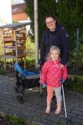 K640Wdhn-431-FrhjahrsP-Madchen-m-Mutter-11042026
